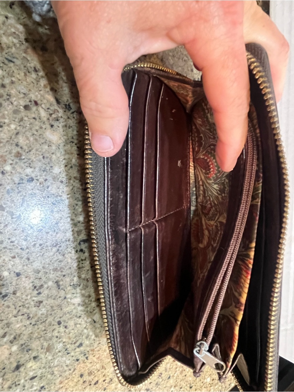 DOONEY & BOURKE 1975 Black Smooth Leather Zip-Around Clutch Wallet - Picture 8 of 9